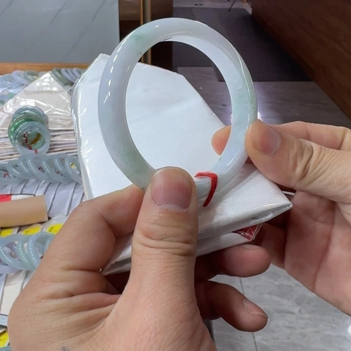 翡翠手镯未镶嵌纯天然缅甸翡翠A货买断