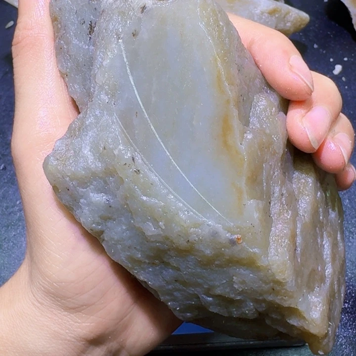 未镶嵌和田玉（糖玉）珠宝半成品
