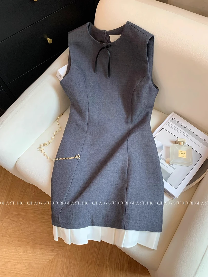 高级灰时尚优雅收腰气质无袖连衣裙夏季新款休闲小香风a字背心裙