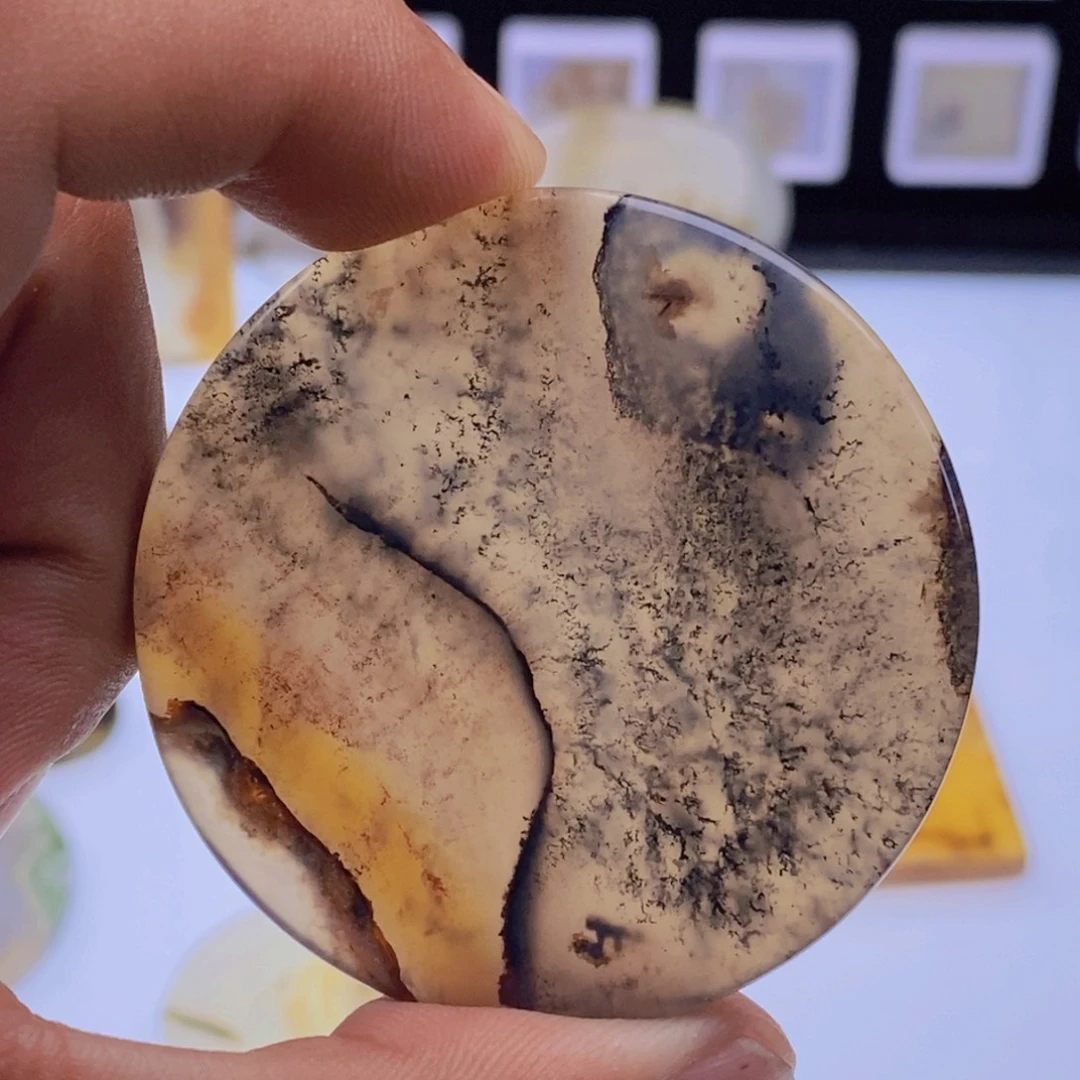 用***3玛瑙/玉髓未镶嵌吊坠(不含链)