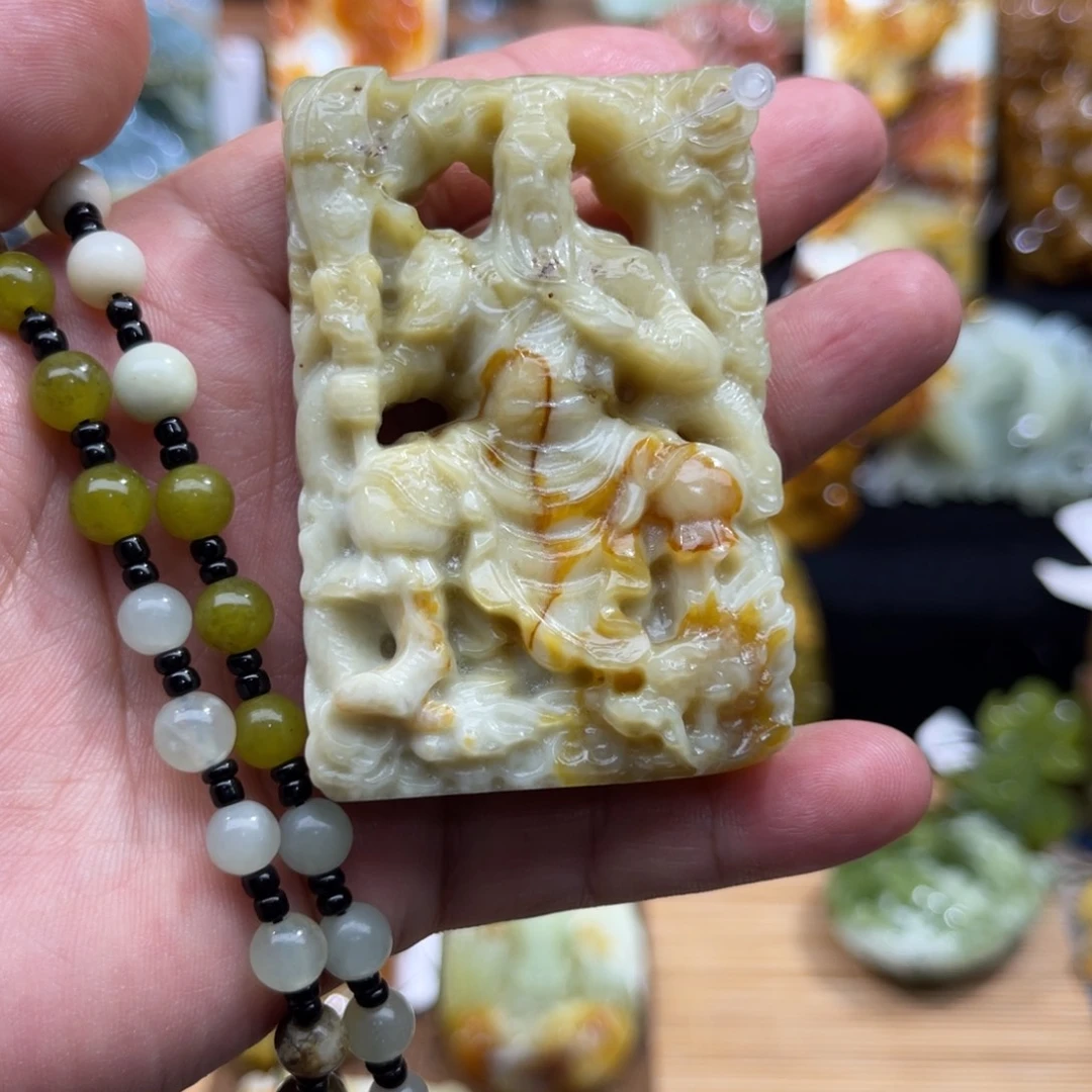 蛇纹石玉未镶嵌颈饰