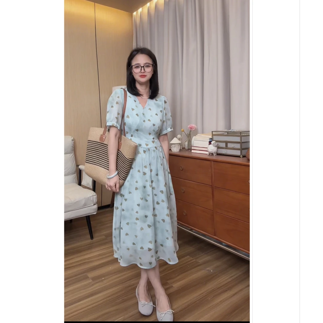 小个子温柔风连衣裙收腰显瘦印花爱心中长款气质裙子068