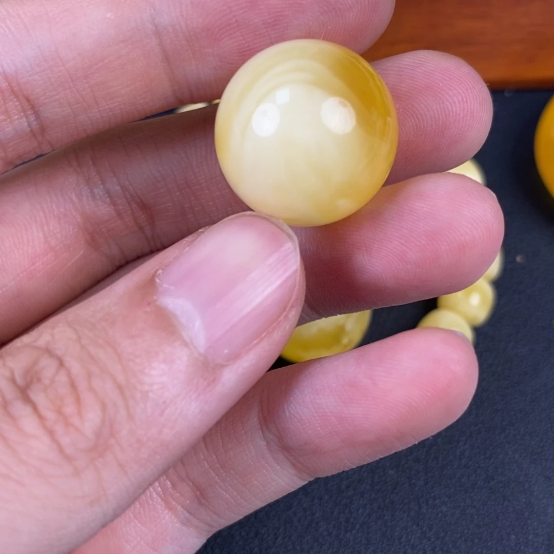 琥珀未镶嵌裸石80