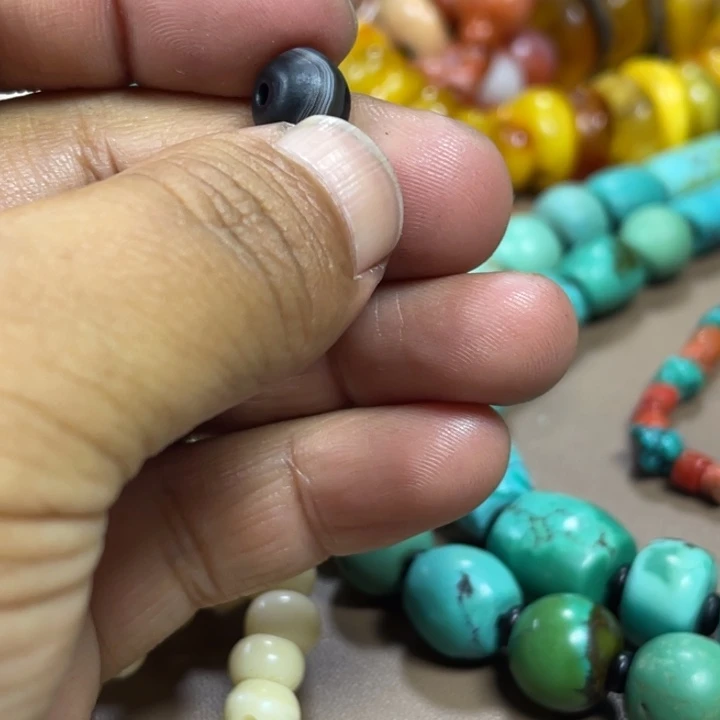 王***队吊坠柏香籽/百香籽