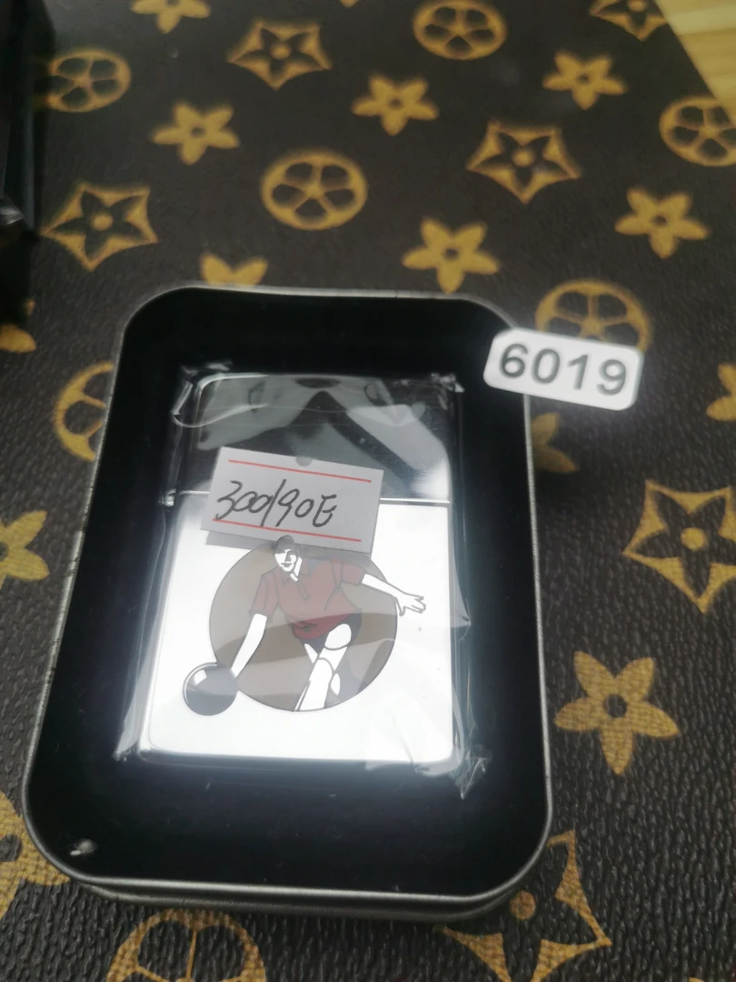 Zippo打火机回血90E镜面带题材-6019