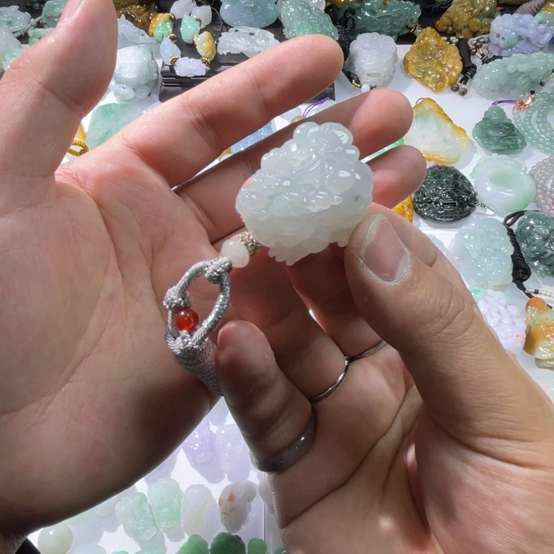 翡翠颈饰未镶嵌天然