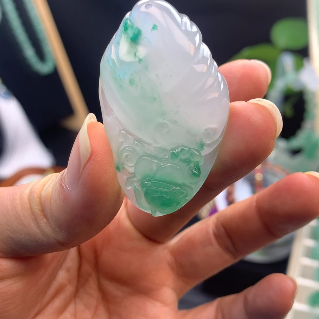 石英质玉未镶嵌颈饰