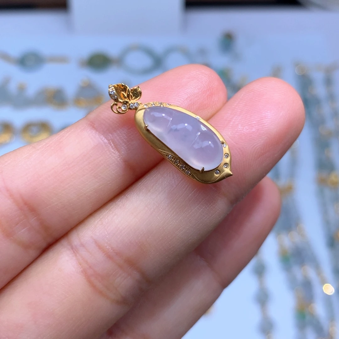 翡翠18K金镶嵌吊坠(不含链)福豆