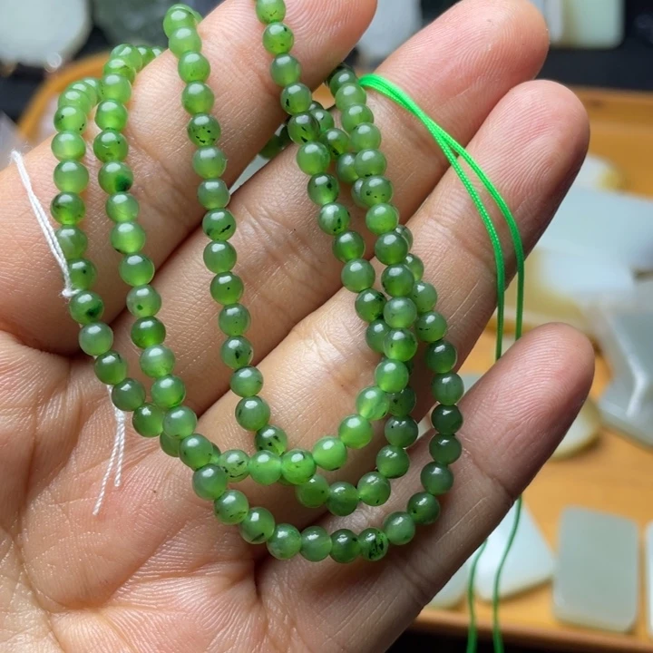 未镶嵌和田玉珠宝奇石有包容