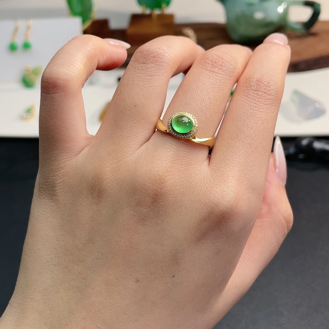 翡翠18K金镶嵌戒指皇冠