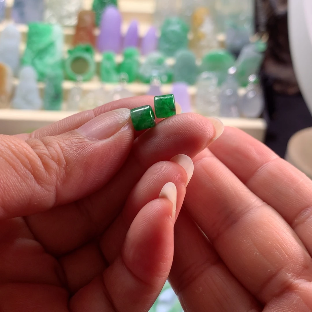 未镶嵌定制翡翠朝**拾翡翠