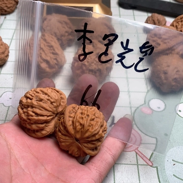 文玩核桃把件李****核桃