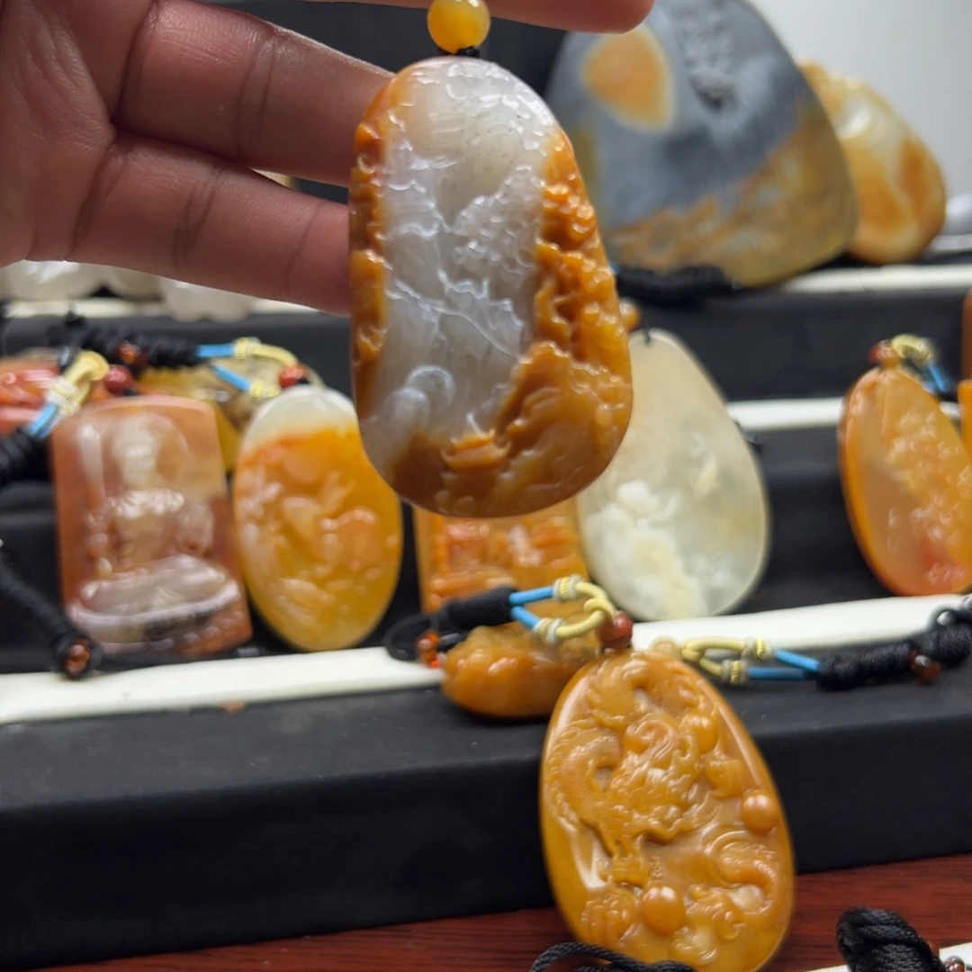 石英质玉（黄龙玉）未镶嵌黄龙玉