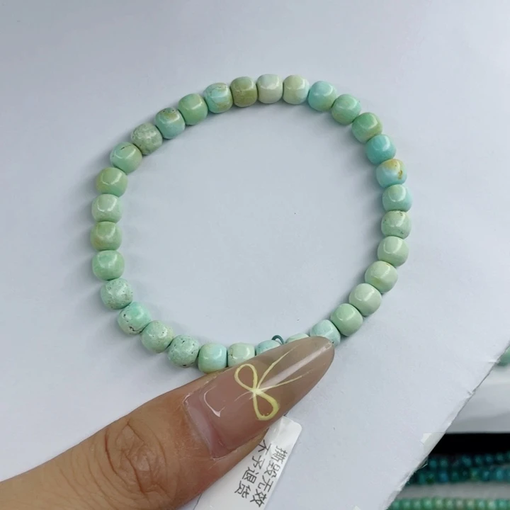 未镶嵌绿松石颈饰
