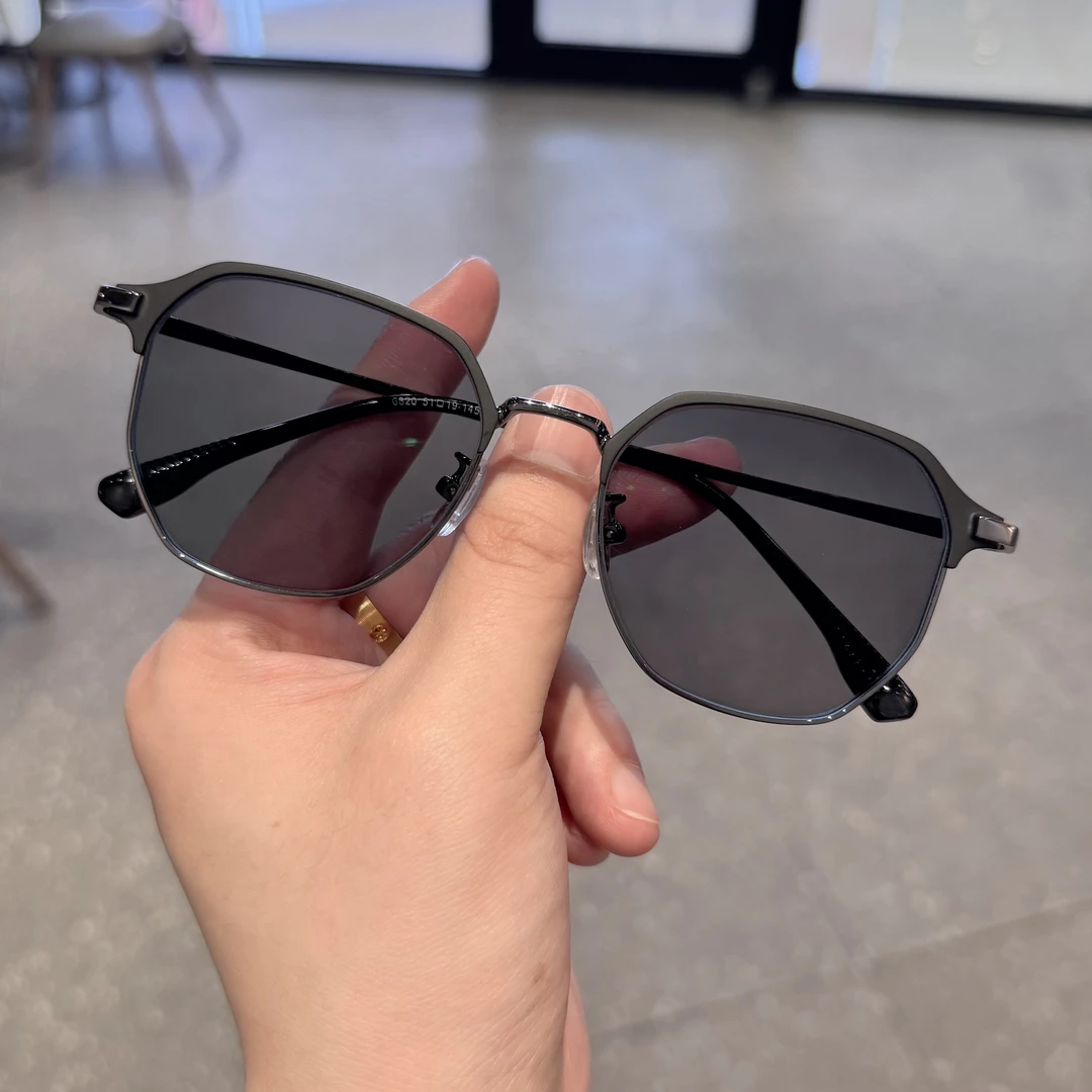 网上配超轻近视眼镜男款可配度数散光斯文理工男眼睛镜架变色成品