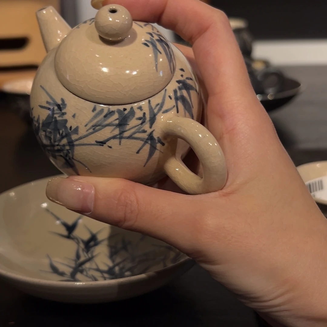 陶瓷。       陶瓷。