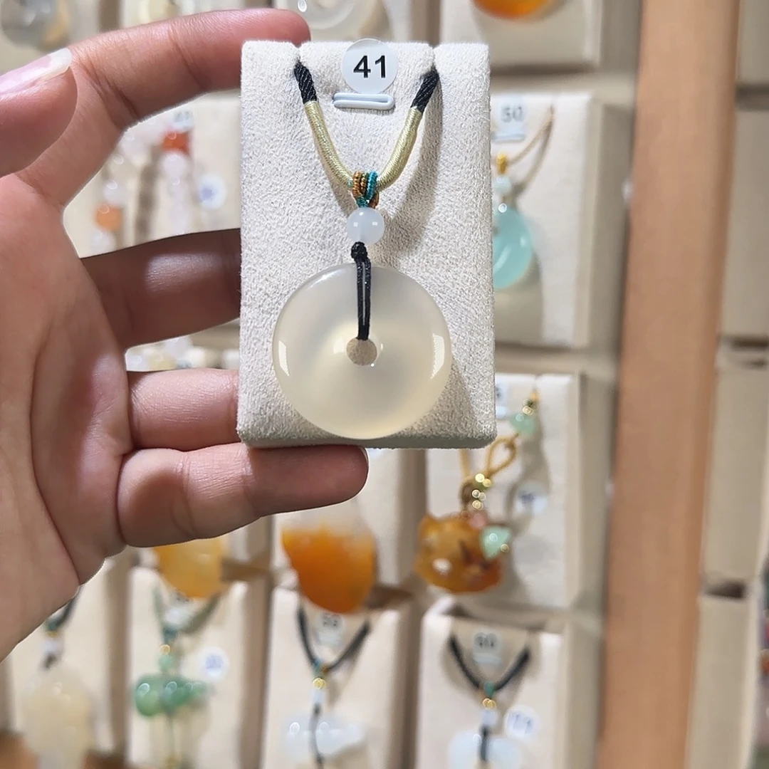 玛瑙/玉髓颈饰未镶嵌