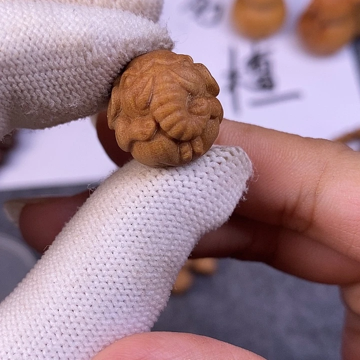 檀香木手串/手链老山檀香雕刻大象沉水配饰