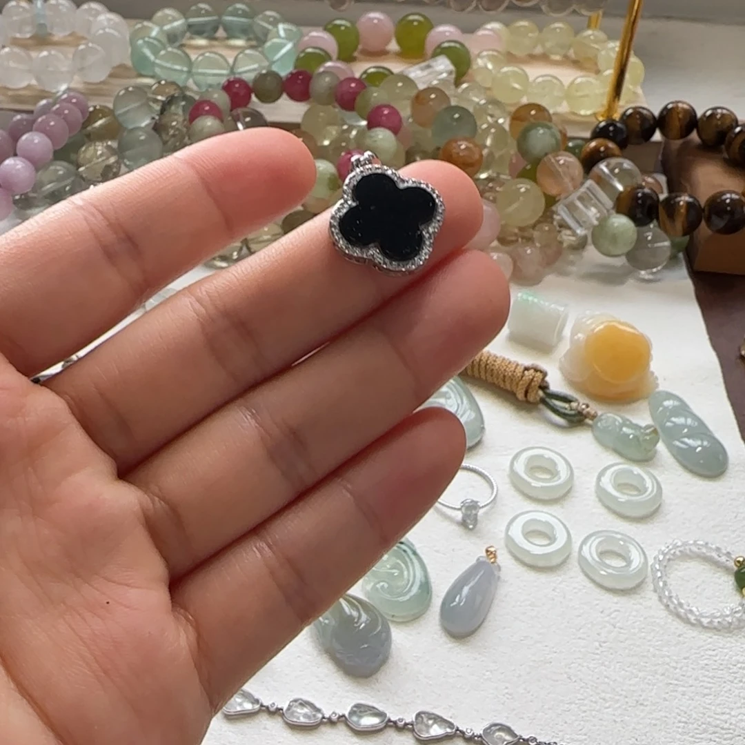 翡翠银S925镶嵌颈饰四叶草