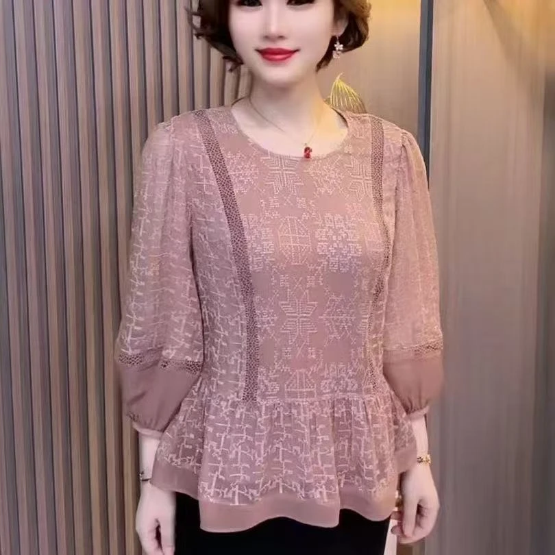 刺绣圆领小衫宽松显瘦遮肉洋气中年妈妈七分袖上衣