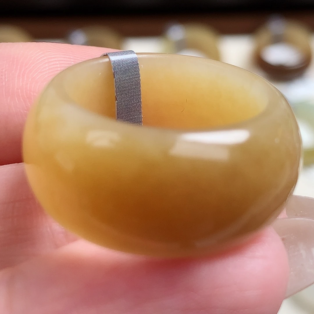 未镶嵌戒指和田玉