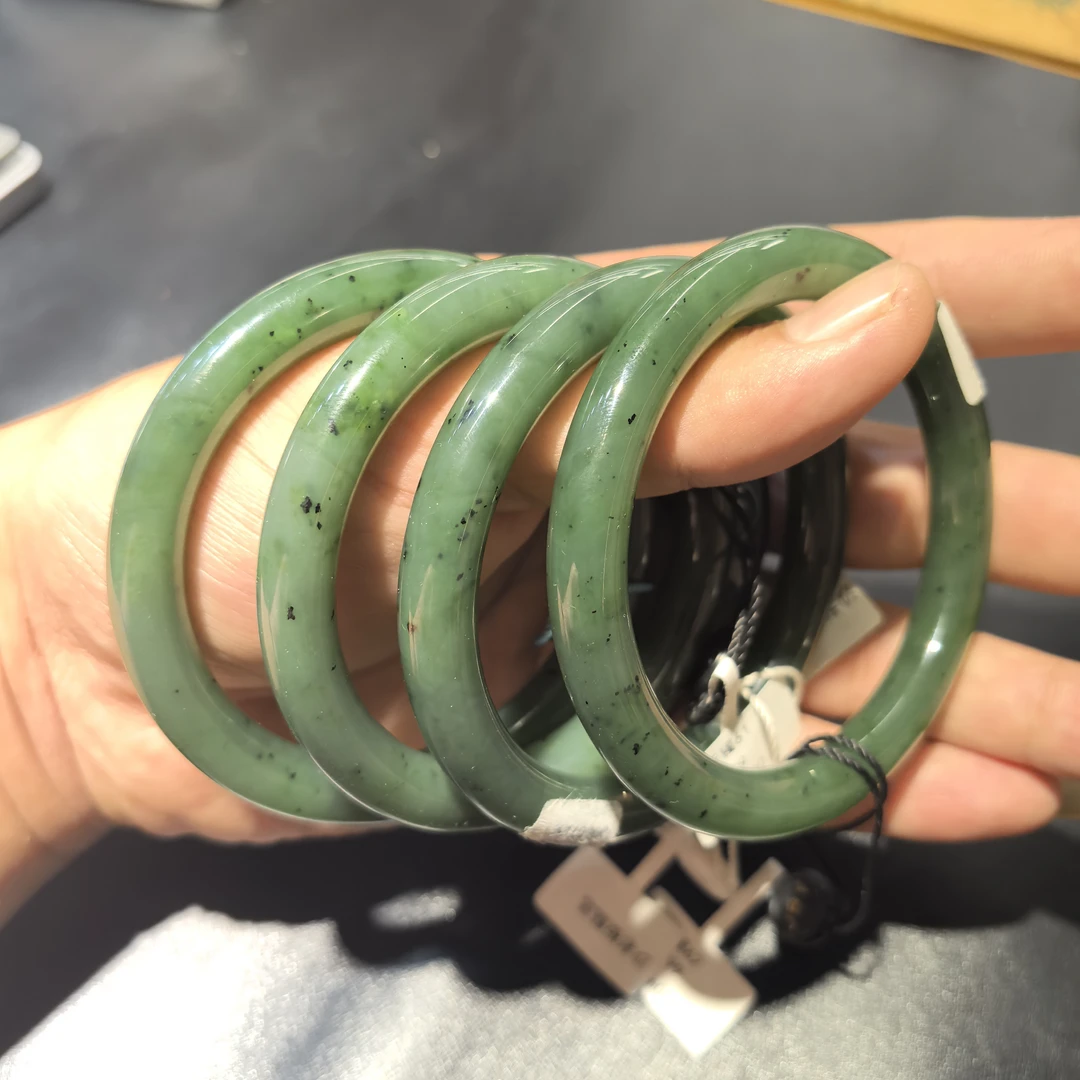 #A70 和田玉碧玉圆条手镯（多样性发1件）