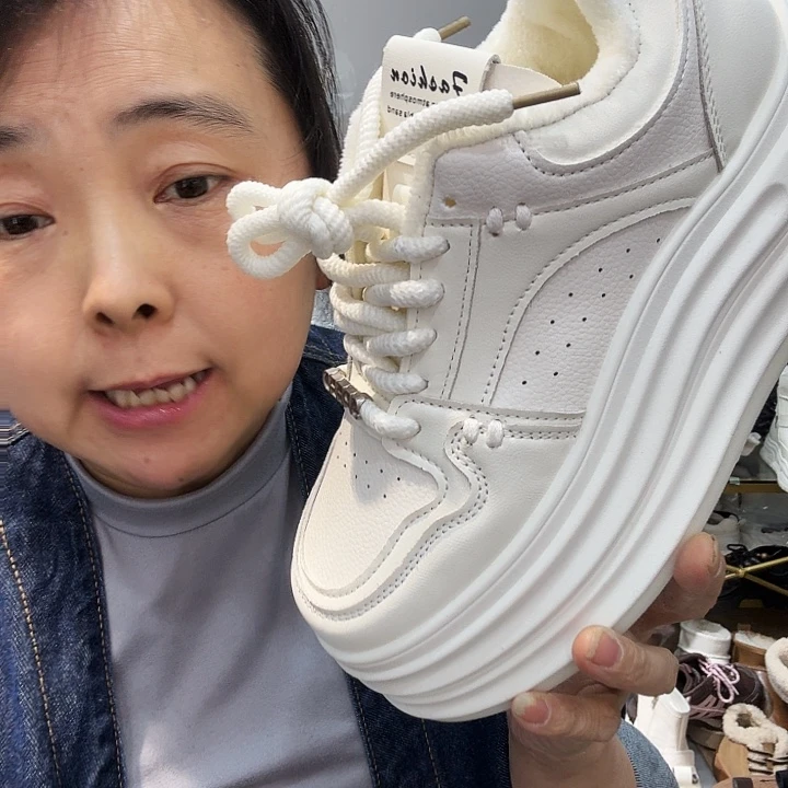 小***️005白色3999999999