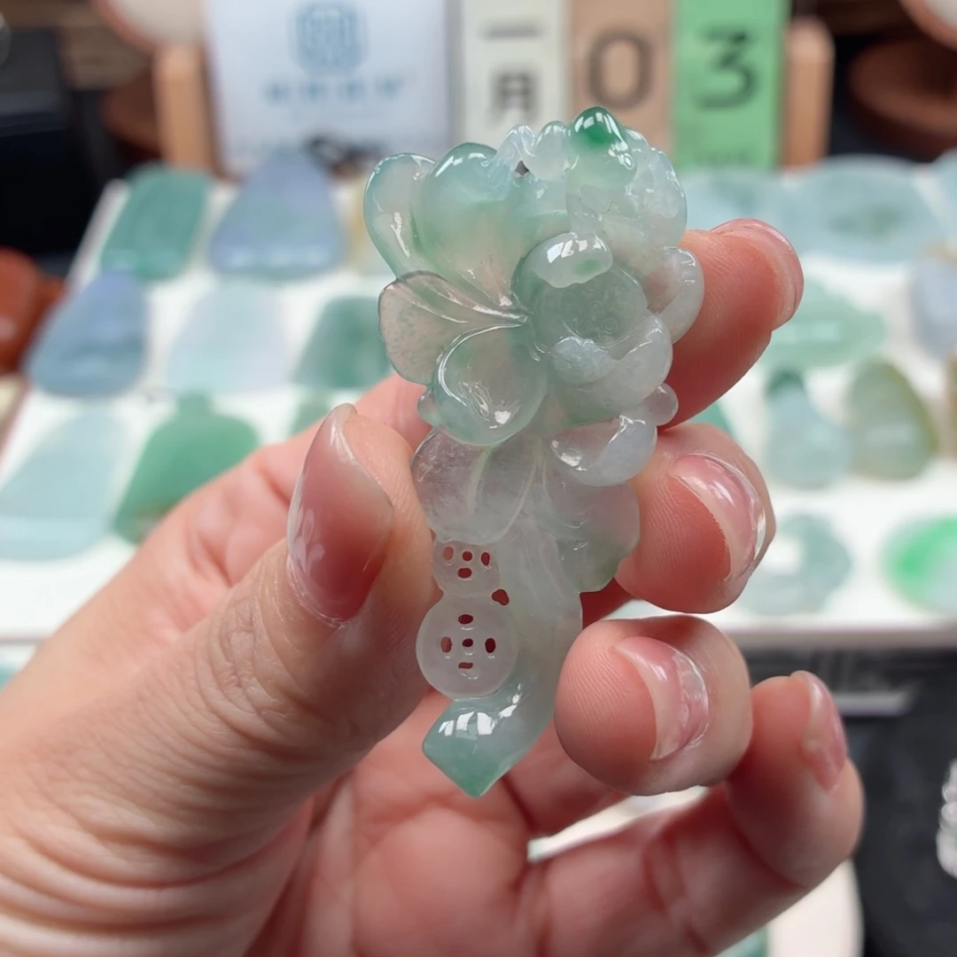 旺***牛定制翡翠未镶嵌天然A货翡翠