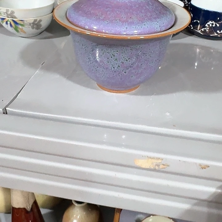 主人杯一个，瓷。。品茗