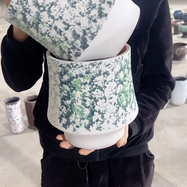 高度21厘米口18厘米