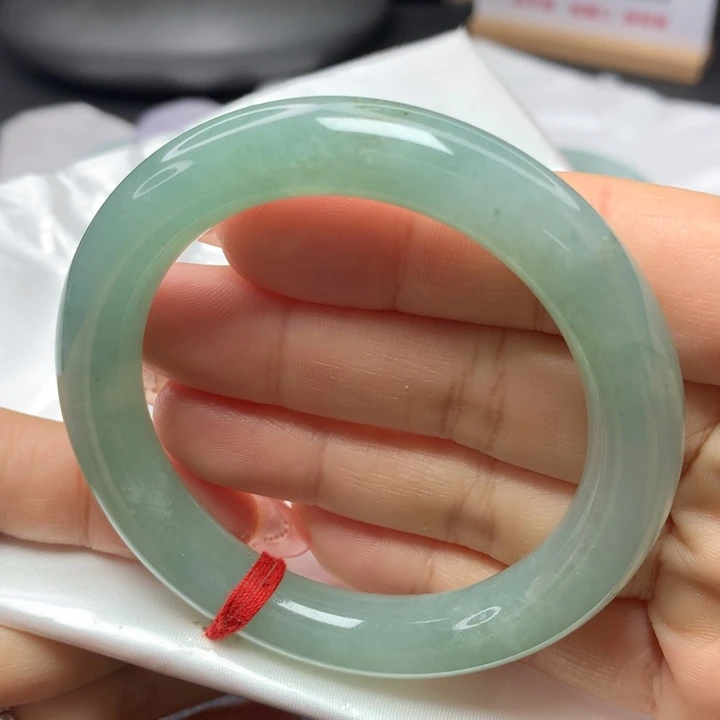 翡翠手镯（圆镯）未镶嵌54545555