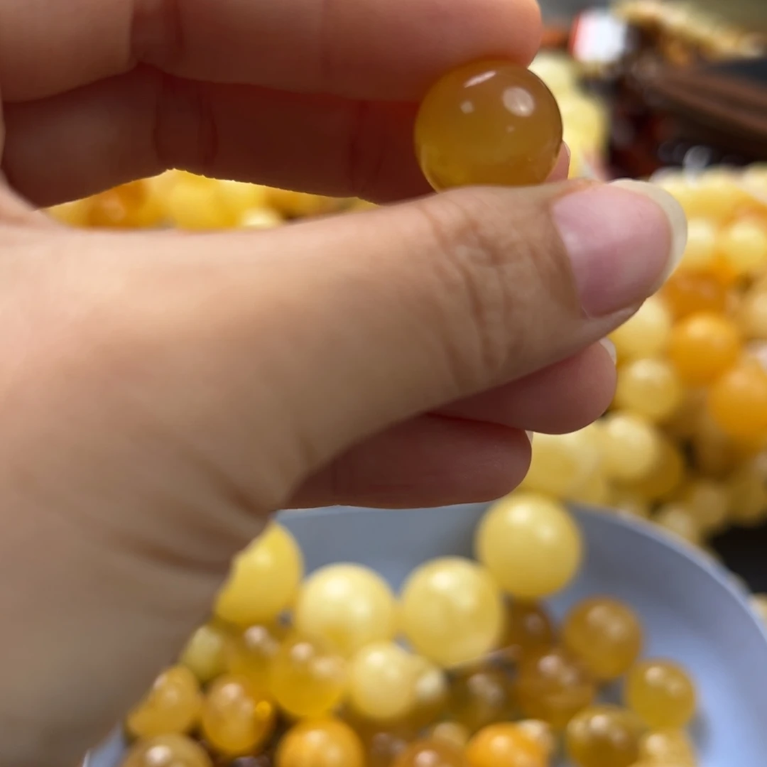 未镶嵌琥珀珠宝奇石