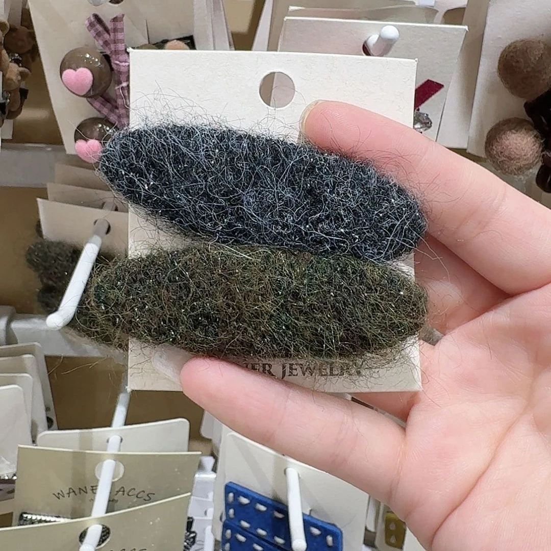 非金属布艺毛毛鸭夹灰绿拼色