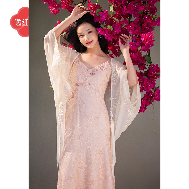 逸红颜锦雅2025夏新款仙假风汉服式手工编织流苏外披防晒长衫