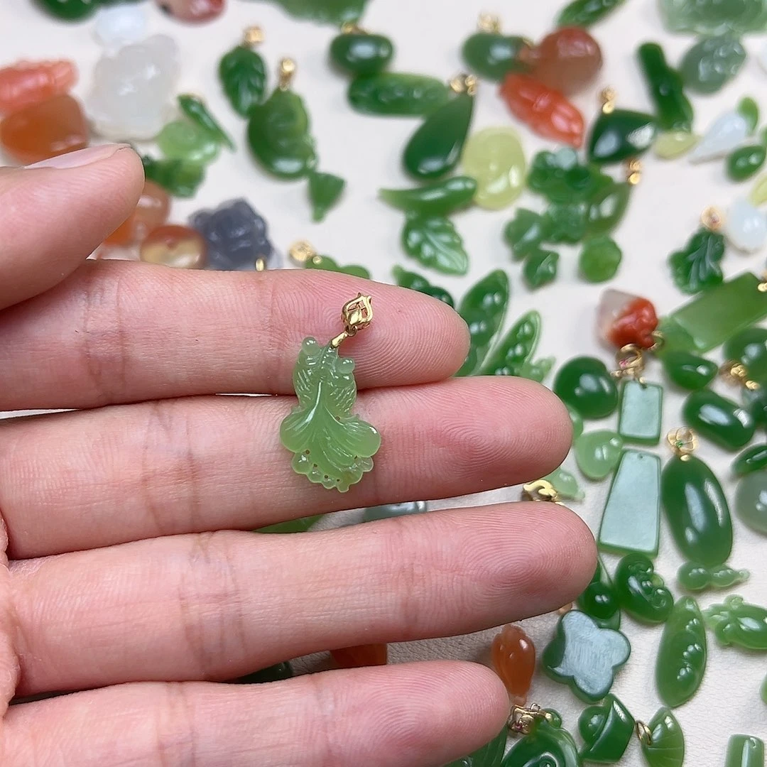 慢***你和田玉（碧玉）18K金镶嵌颈饰