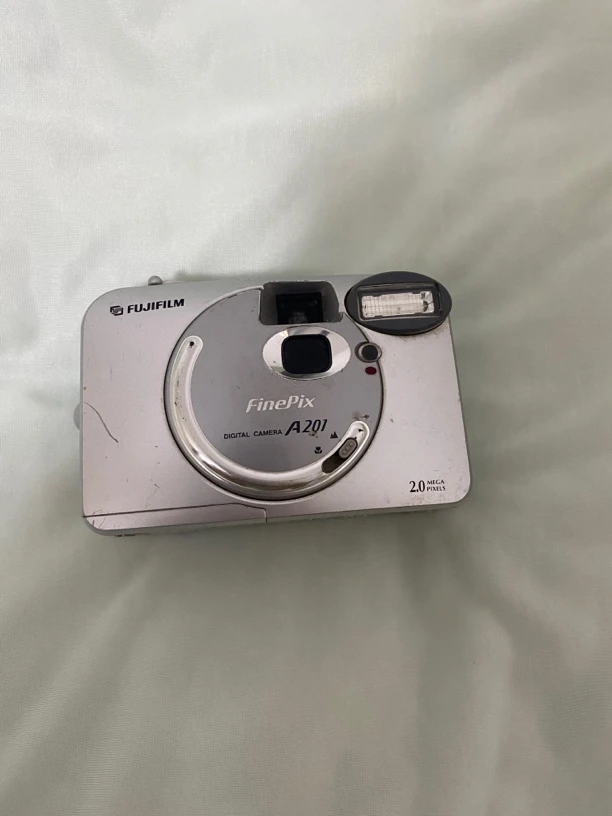 9新 Fujifilm/富士 a201银色复古式ccd数码相机