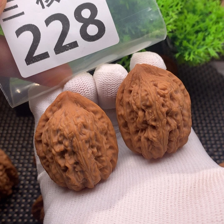 文玩核桃把件赤龙37