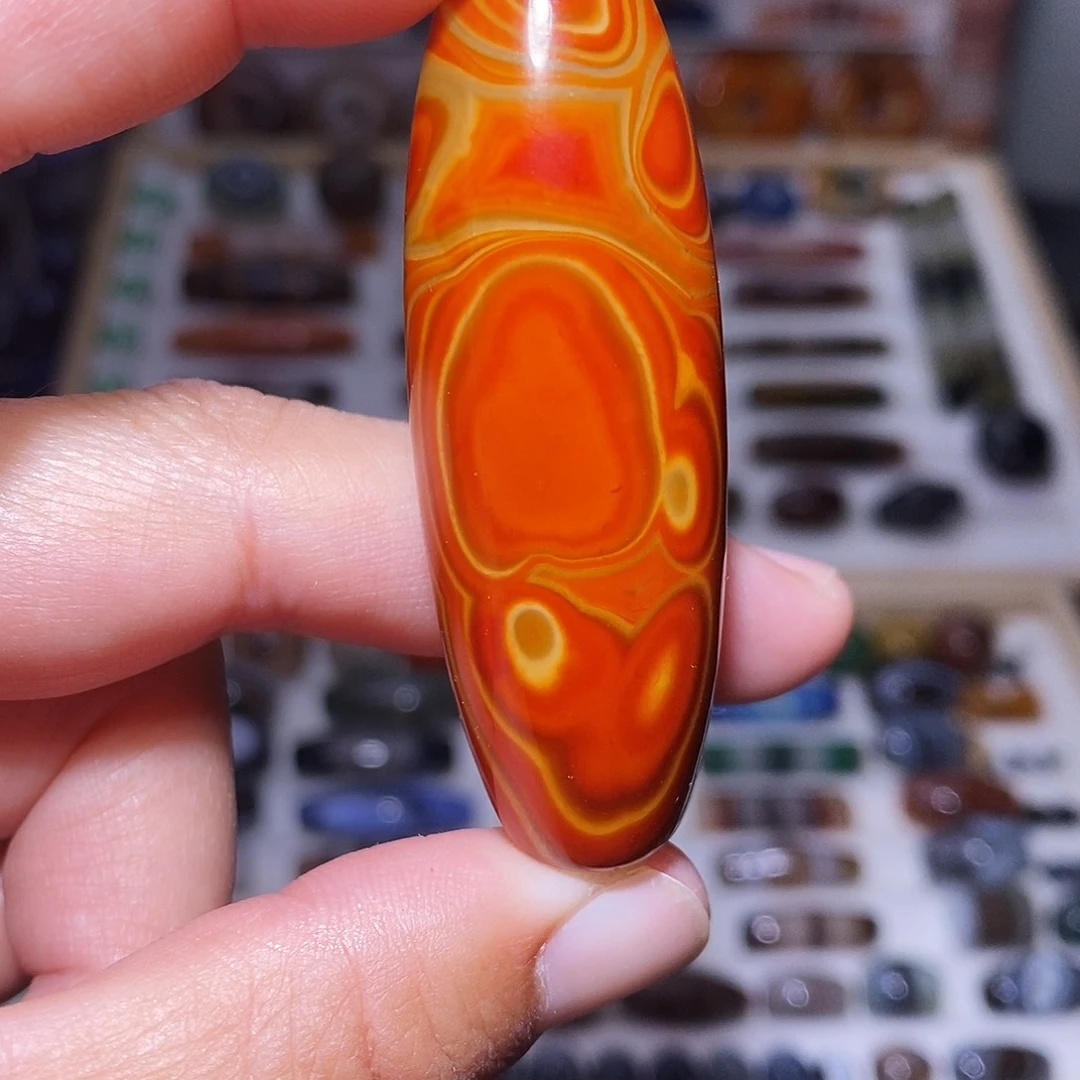 琥珀未镶嵌吊坠…..