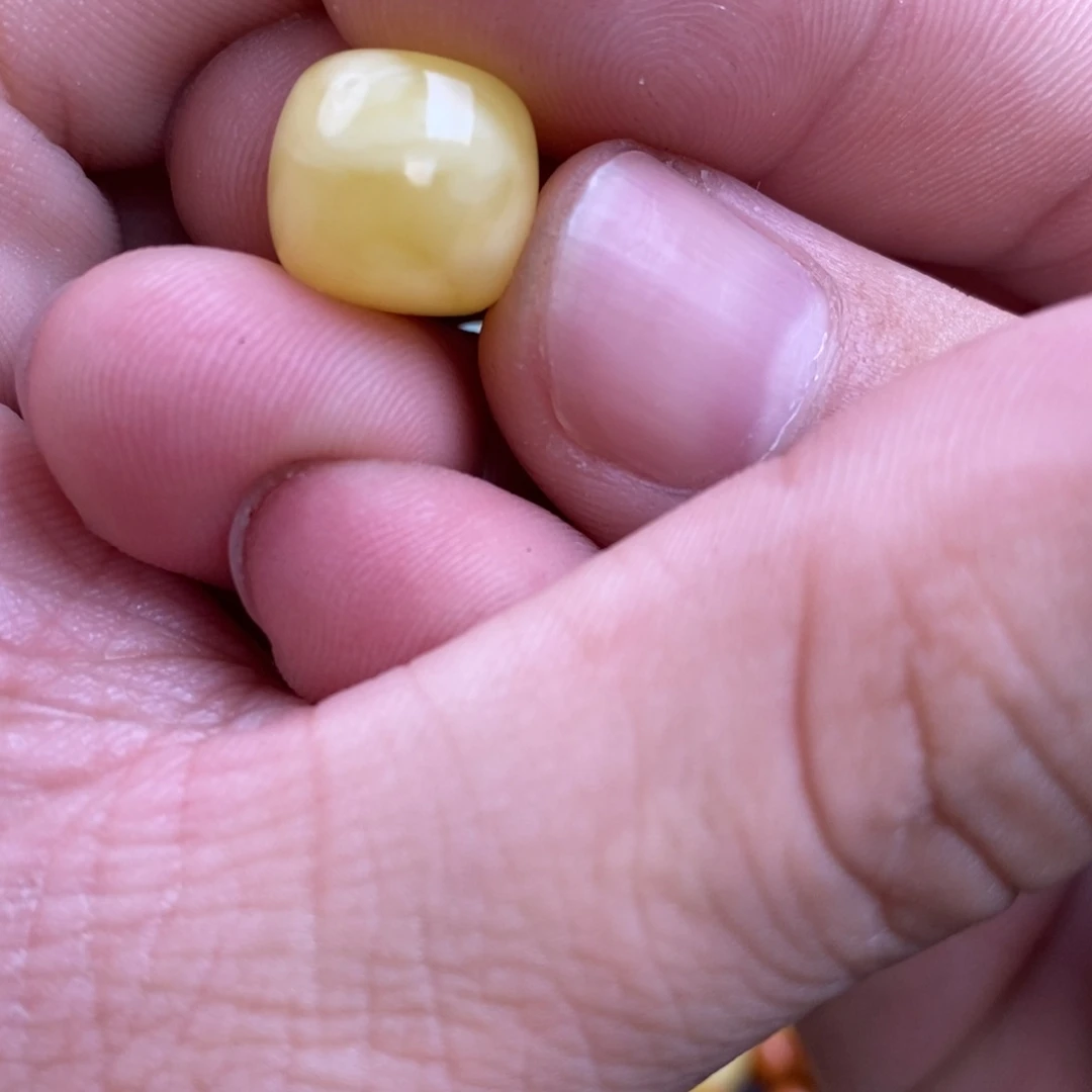 蜜蜡裸石未镶嵌九*