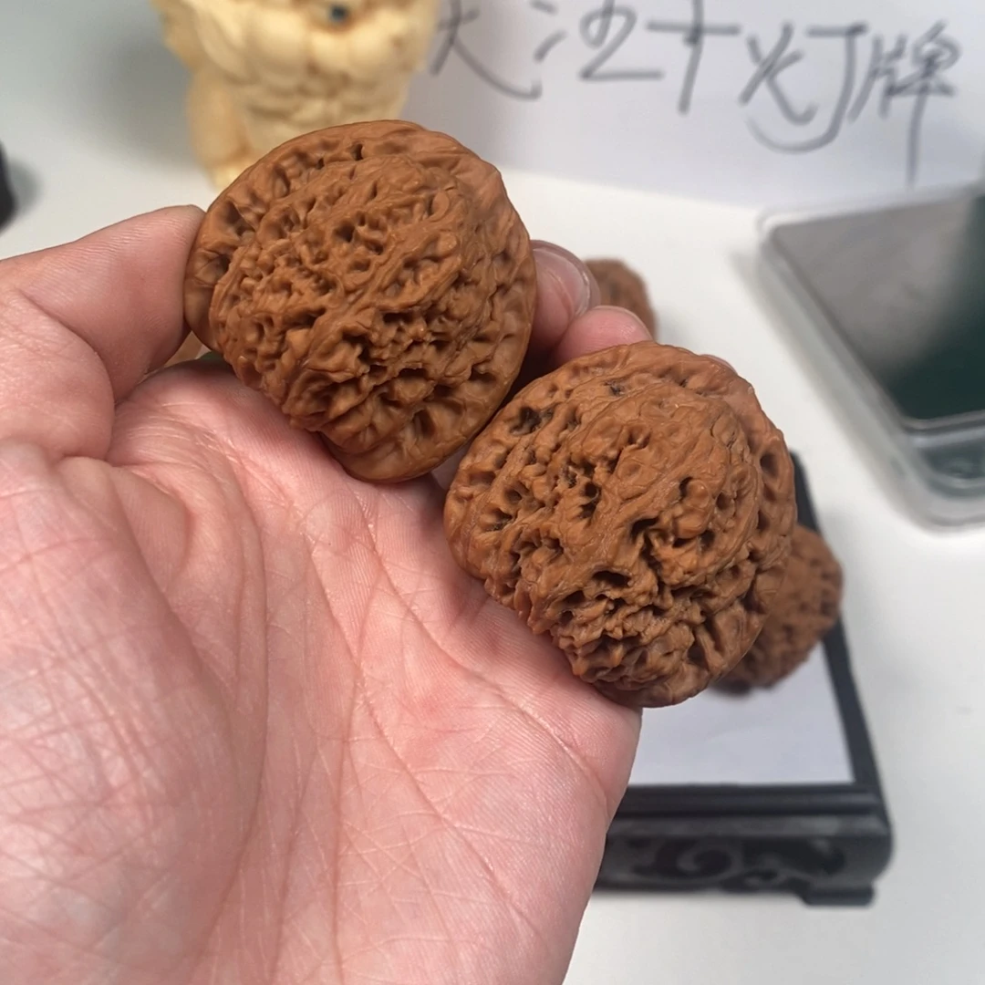 画***歌吊坠文玩核桃南疆石