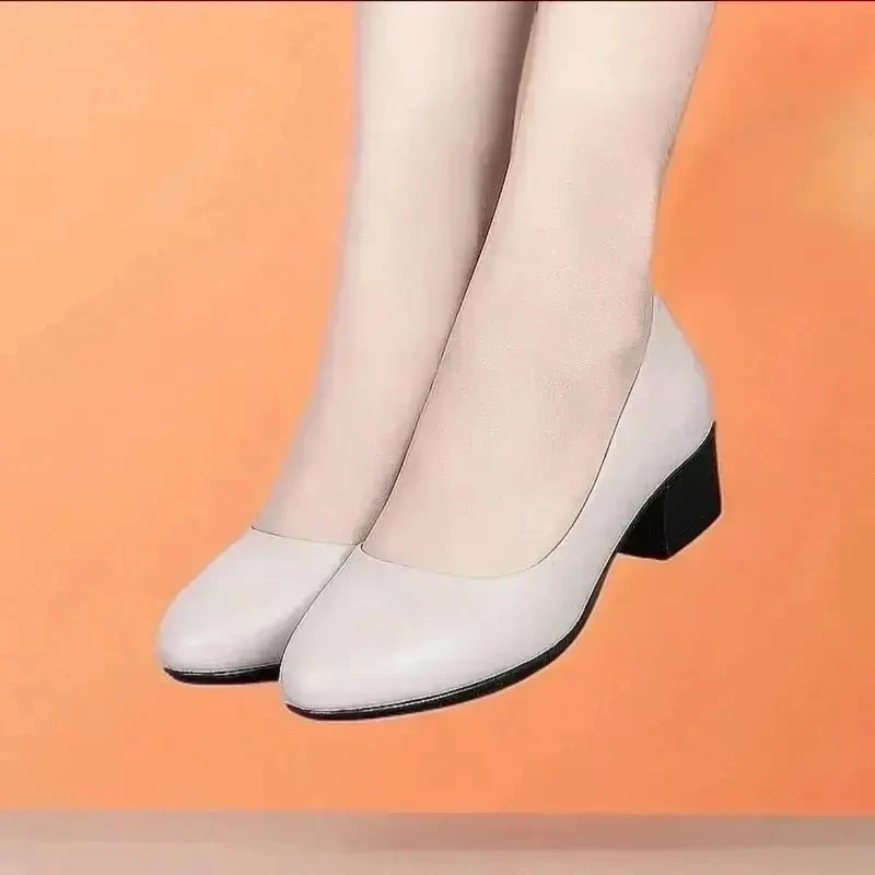 2025新款百搭女士妈妈鞋防滑上班浅口工作鞋软底粗跟