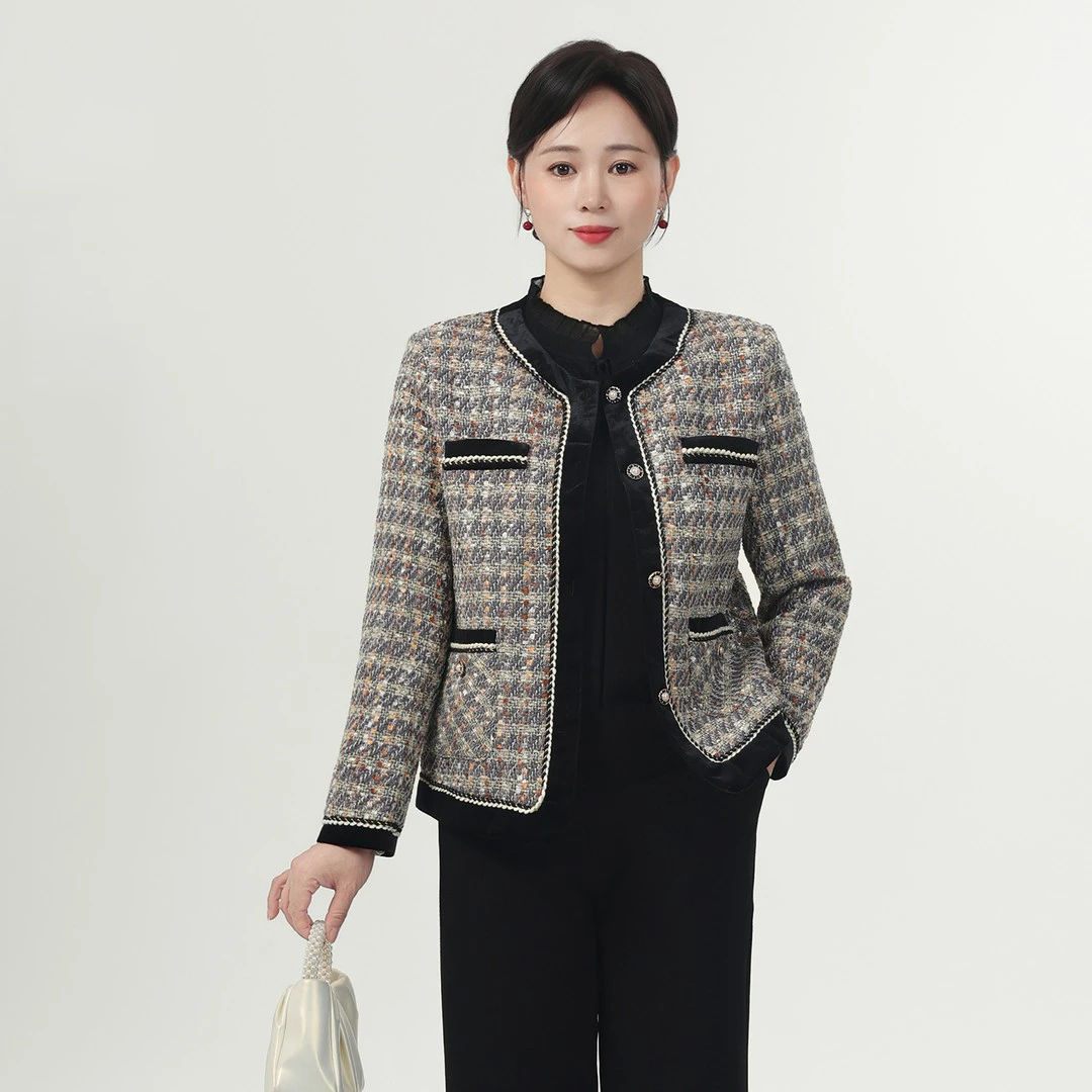 2025妈妈秋装小香风外套中老年女短款洋气时尚百搭气质夹克上衣