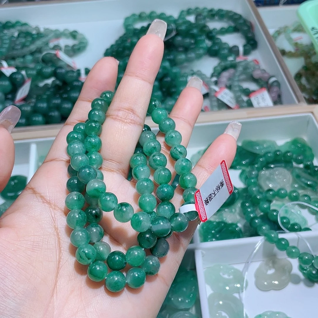 默***默石英质玉（非洲翠）未镶嵌手链