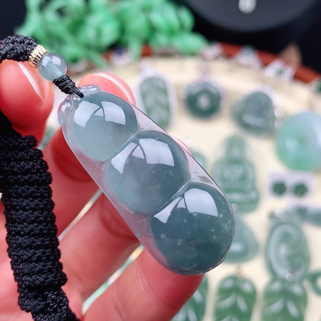 翡翠未镶嵌颈饰吊坠