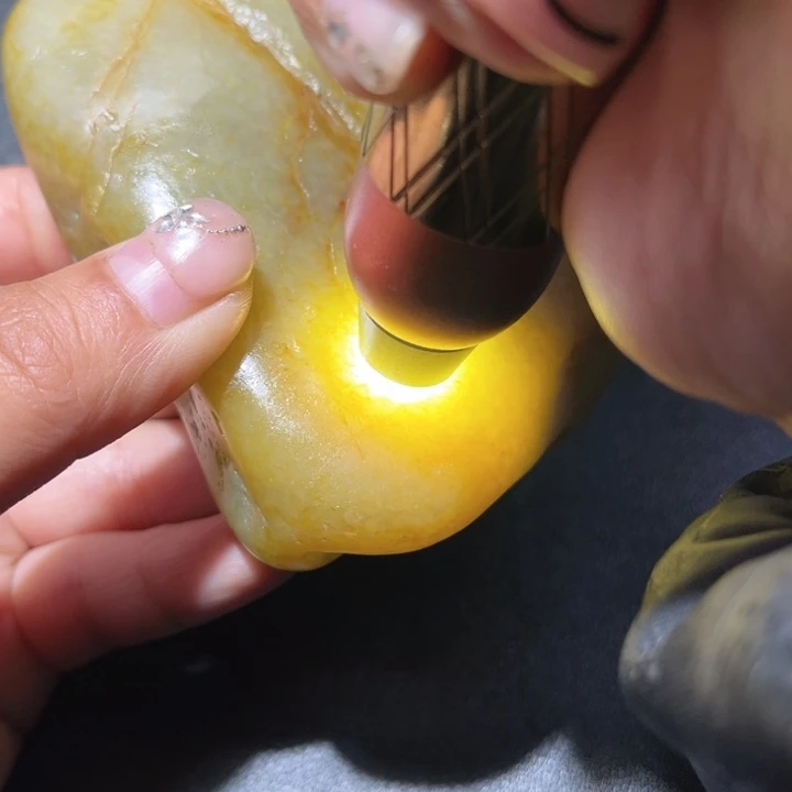 和田玉未镶嵌珠宝奇石