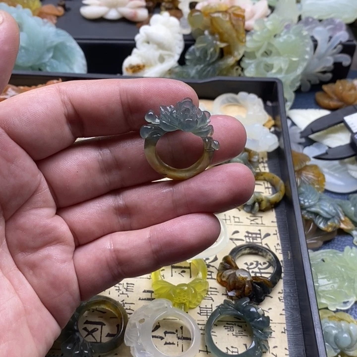 蛇纹石玉合金颈饰