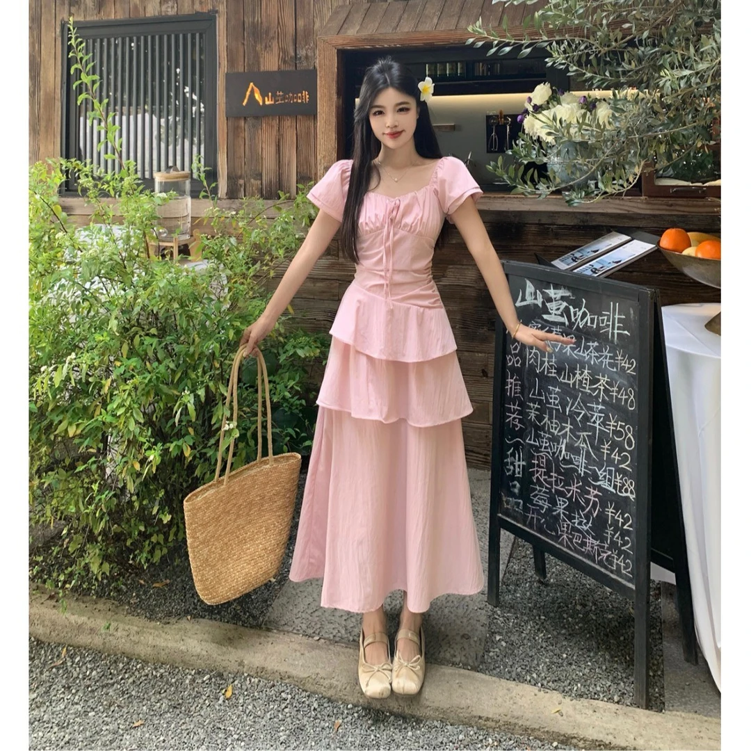 小众质量好甜美风不规则方领连衣裙女夏季收腰褶显瘦荷叶边拼接长