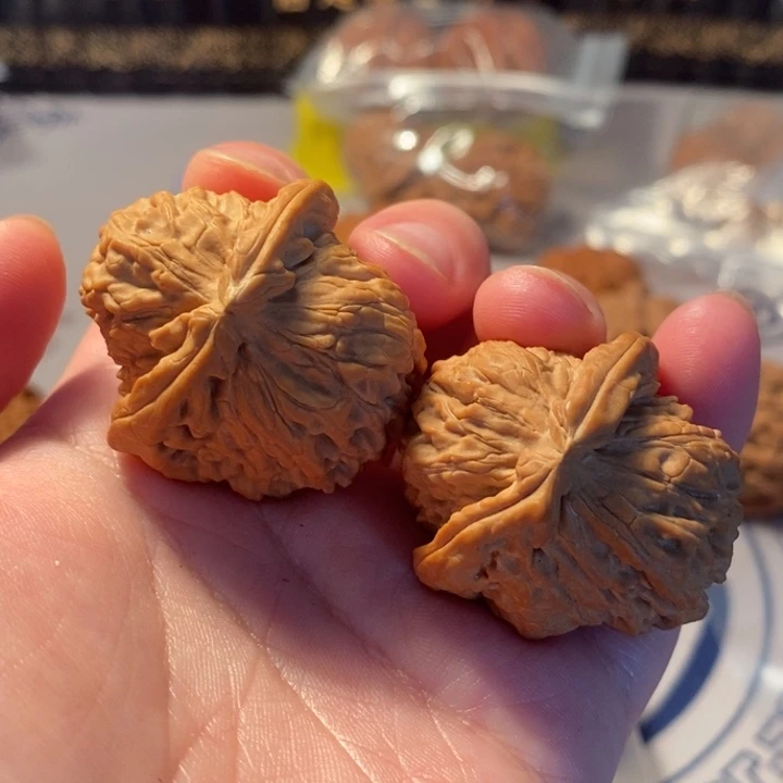 文玩核桃吊坠a*见顺风耳白狮子39