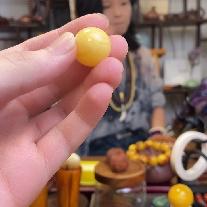 夕***颜蜜蜡未镶嵌裸石蜜蜡单株