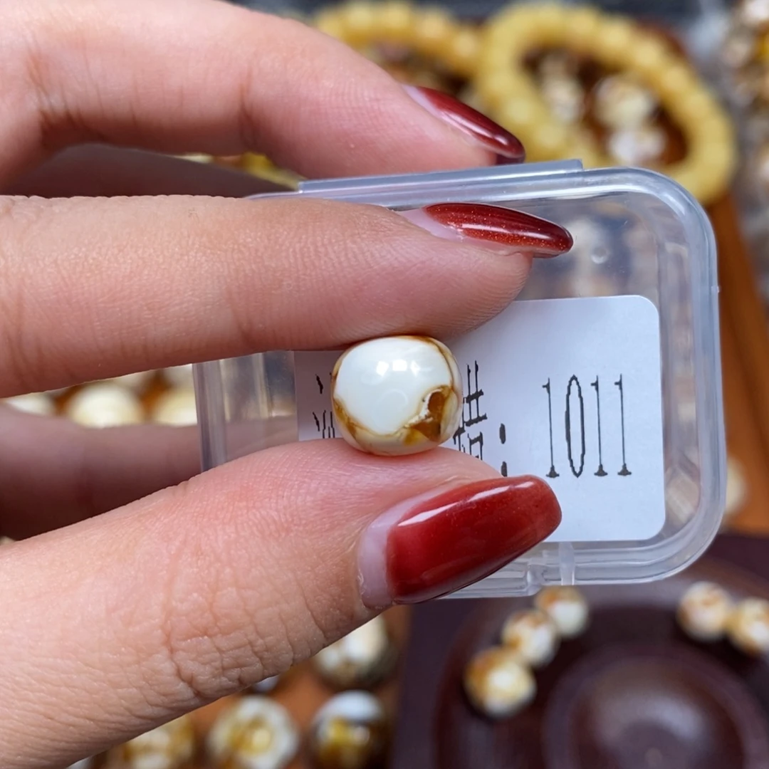 把件猴头核桃沁色圆珠老型1011